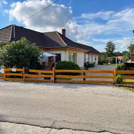 Ferienwohnung Pol-Lak Szolosgyorok Exterior foto